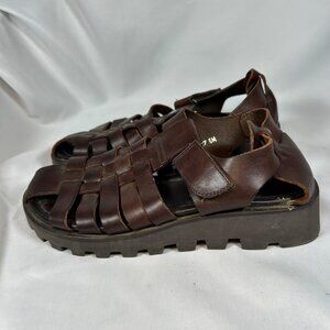 G.H. Bass & Co Fisherman Sandal - Size 6